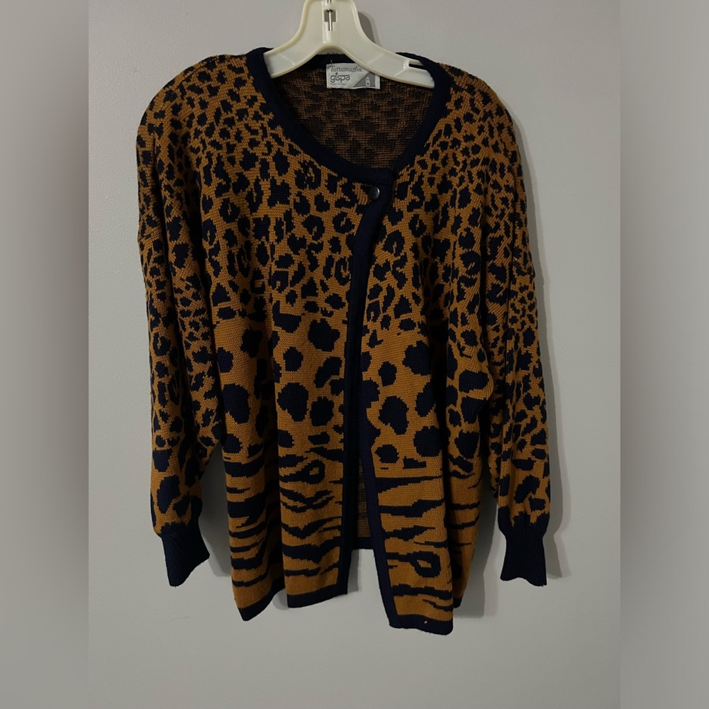 VINTAGE ITALIAN Gispa Tuttamaglia Animal Print Cardigan with Top Button